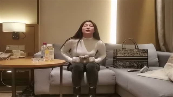 文轩探花：极品长发巨乳小骚货，淫荡自开被狂操内射