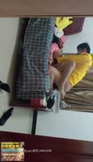 (风骚嫂子爱勾搭)一天之内被四个外卖员操绿帽老公就在旁边偷看